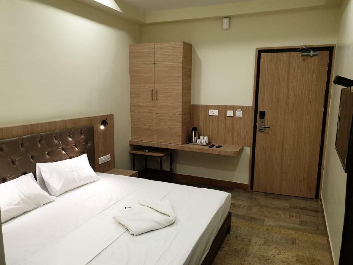 Amutham Residency Tiruchirappalli Exterior foto