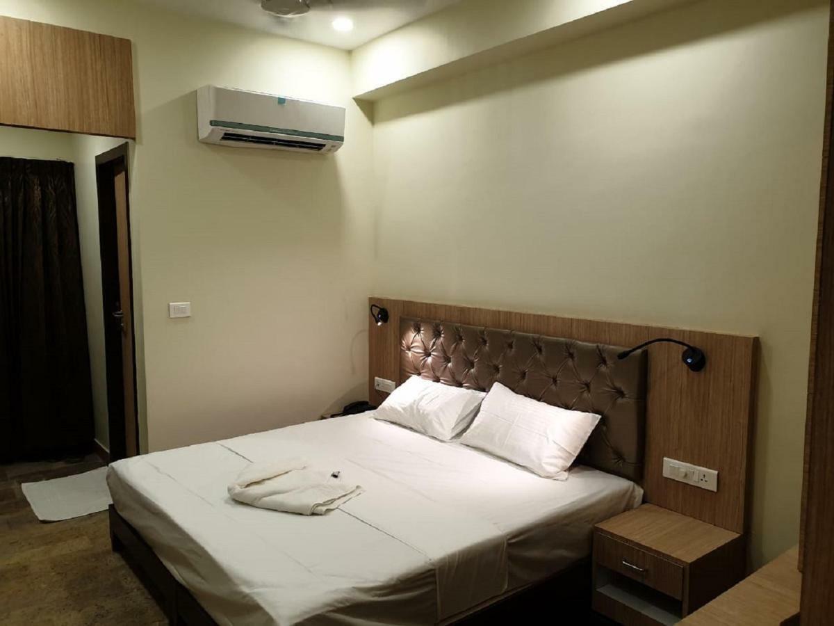 Amutham Residency Tiruchirappalli Exterior foto